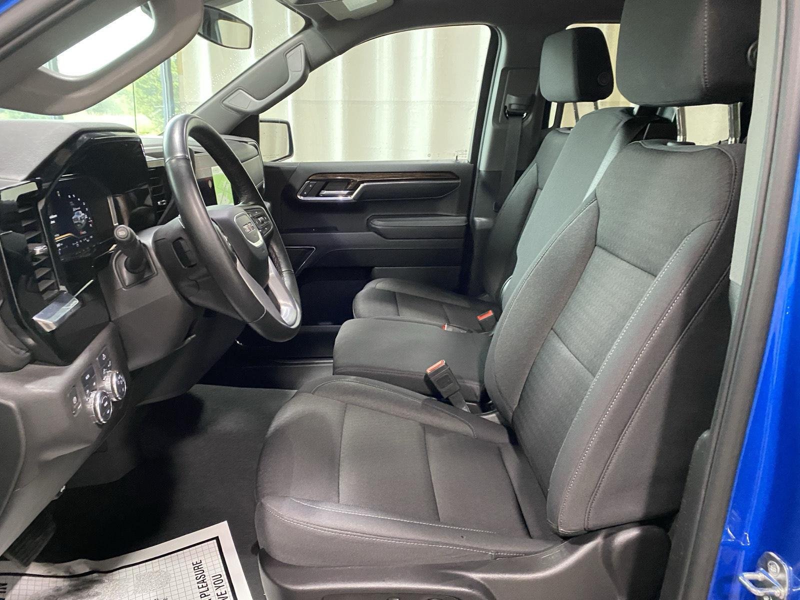 Used 2024 Dynamic Blue Metallic GMC Elevation image 5