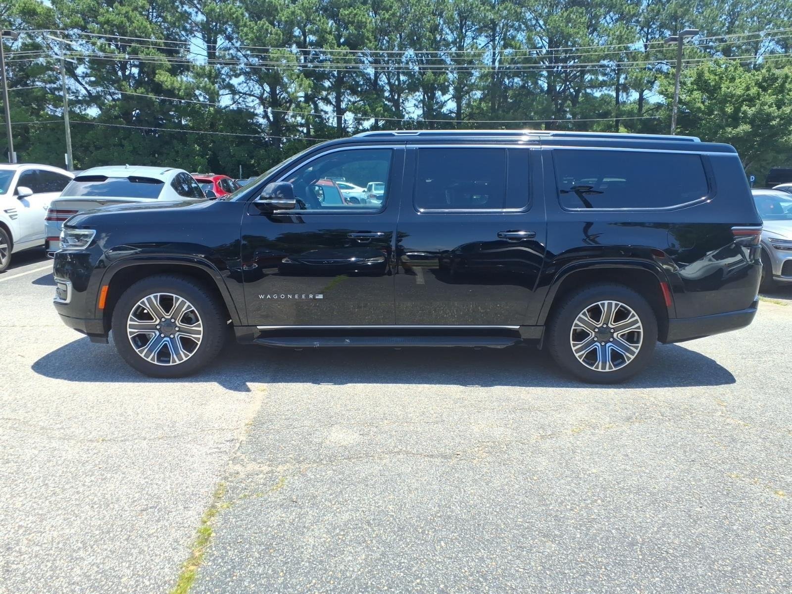 Used 2024 Diamond Black Crystal Pearlcoat Jeep Series II image 8