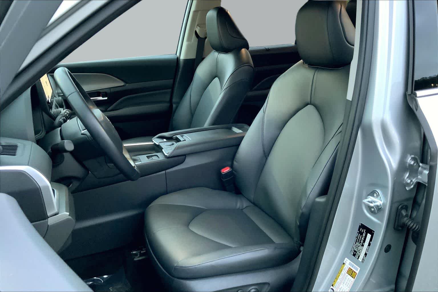 Used 2025 Celestial Silver Metallic Toyota XLE image 9