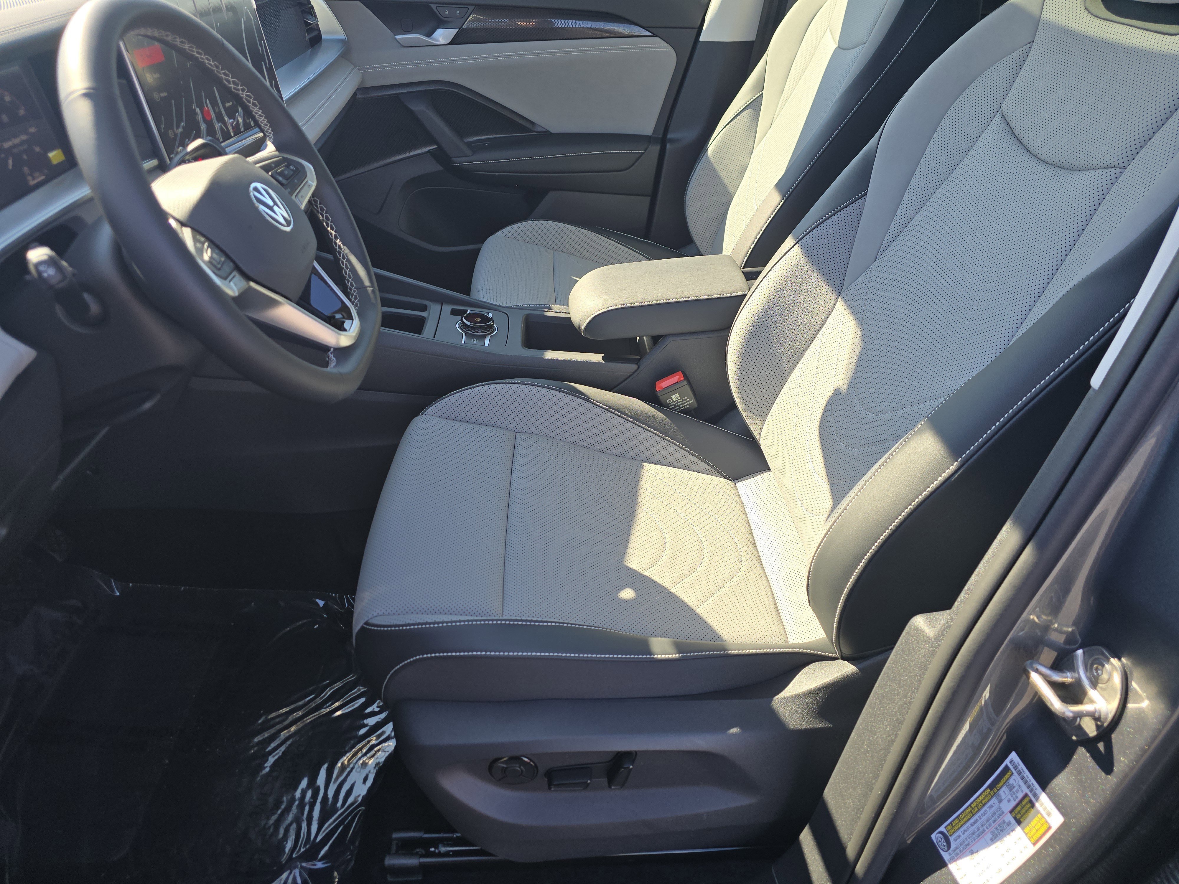 New 2026 Platinum Gray Metallic Volkswagen SE image 18