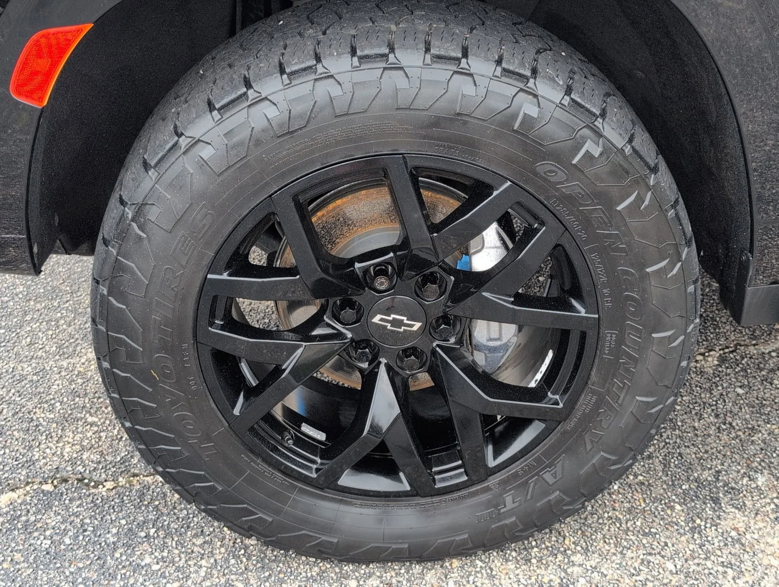 Used 2022 Black Chevrolet Z71 image 11