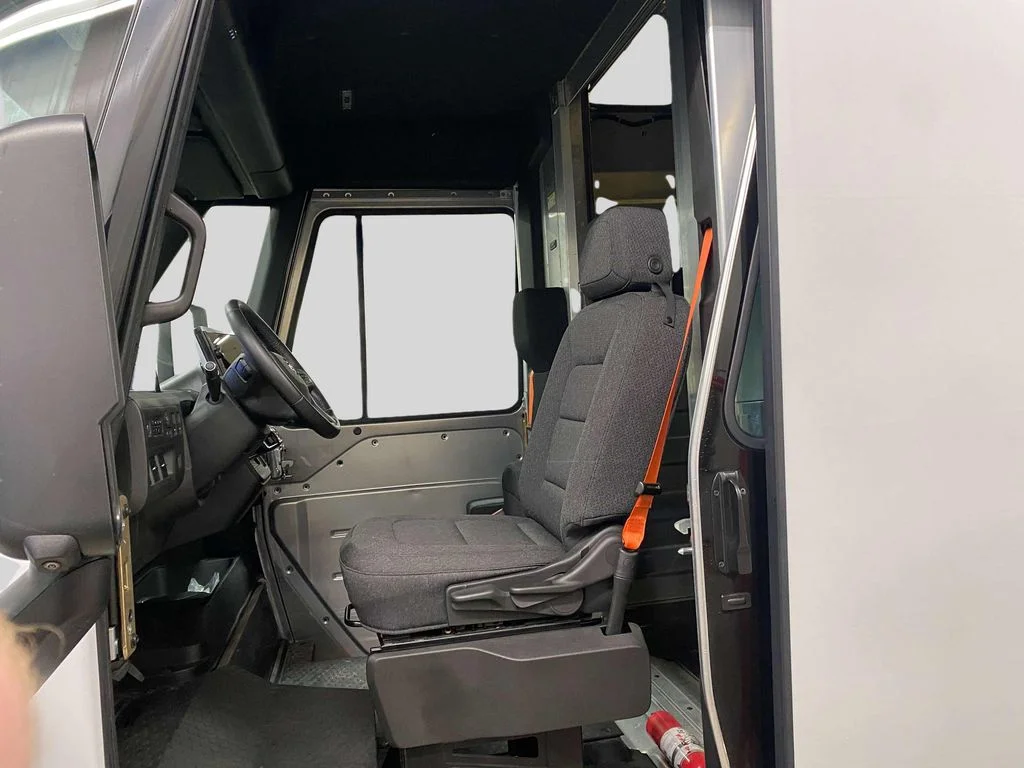 Used 2023 Oyster BrightDrop Base image 8