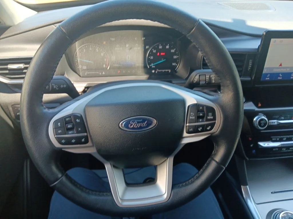 Used 2023 Stone Blue Metallic Ford Limited image 17