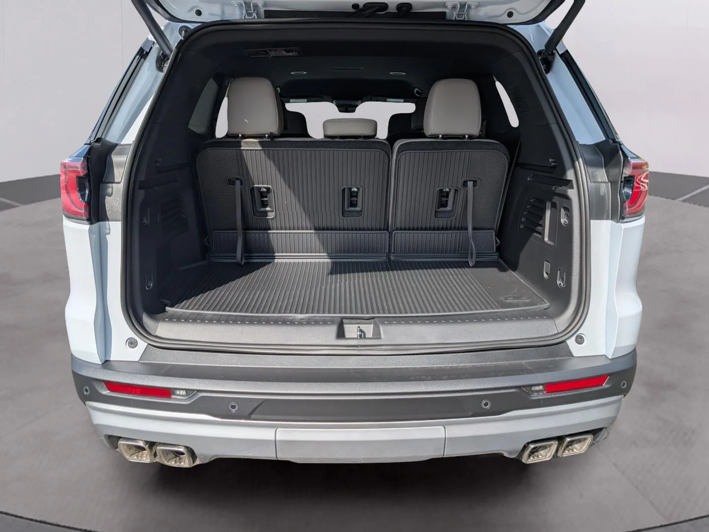 New 2026 Glacier White Tricoat GMC Elevation image 10