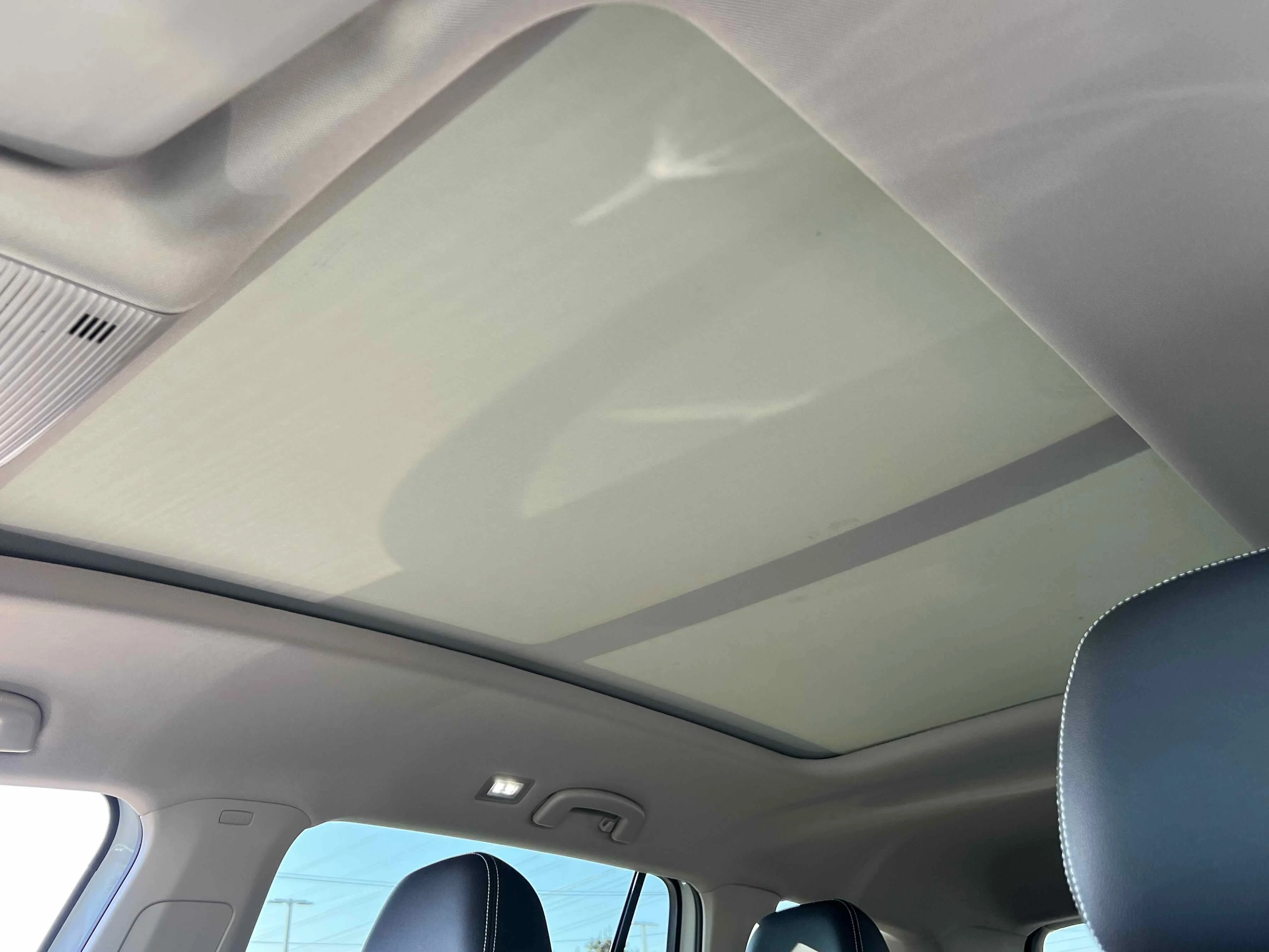 New 2026 Opal White Volkswagen 2.0T SE w/Technology image 19
