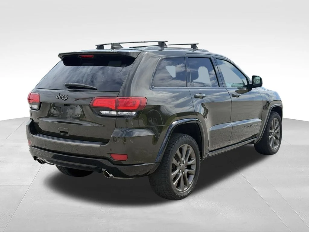 Used 2017 Green Jeep Limited image 24