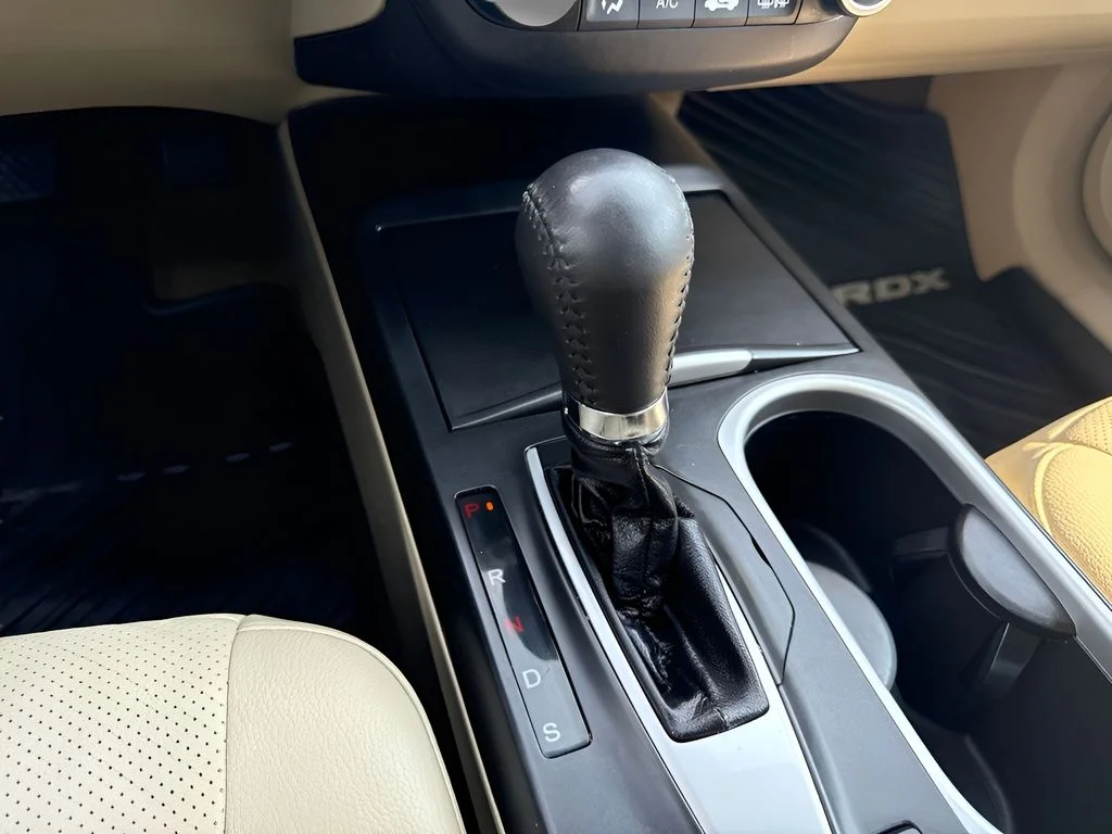 Used 2016  Acura Base image 18