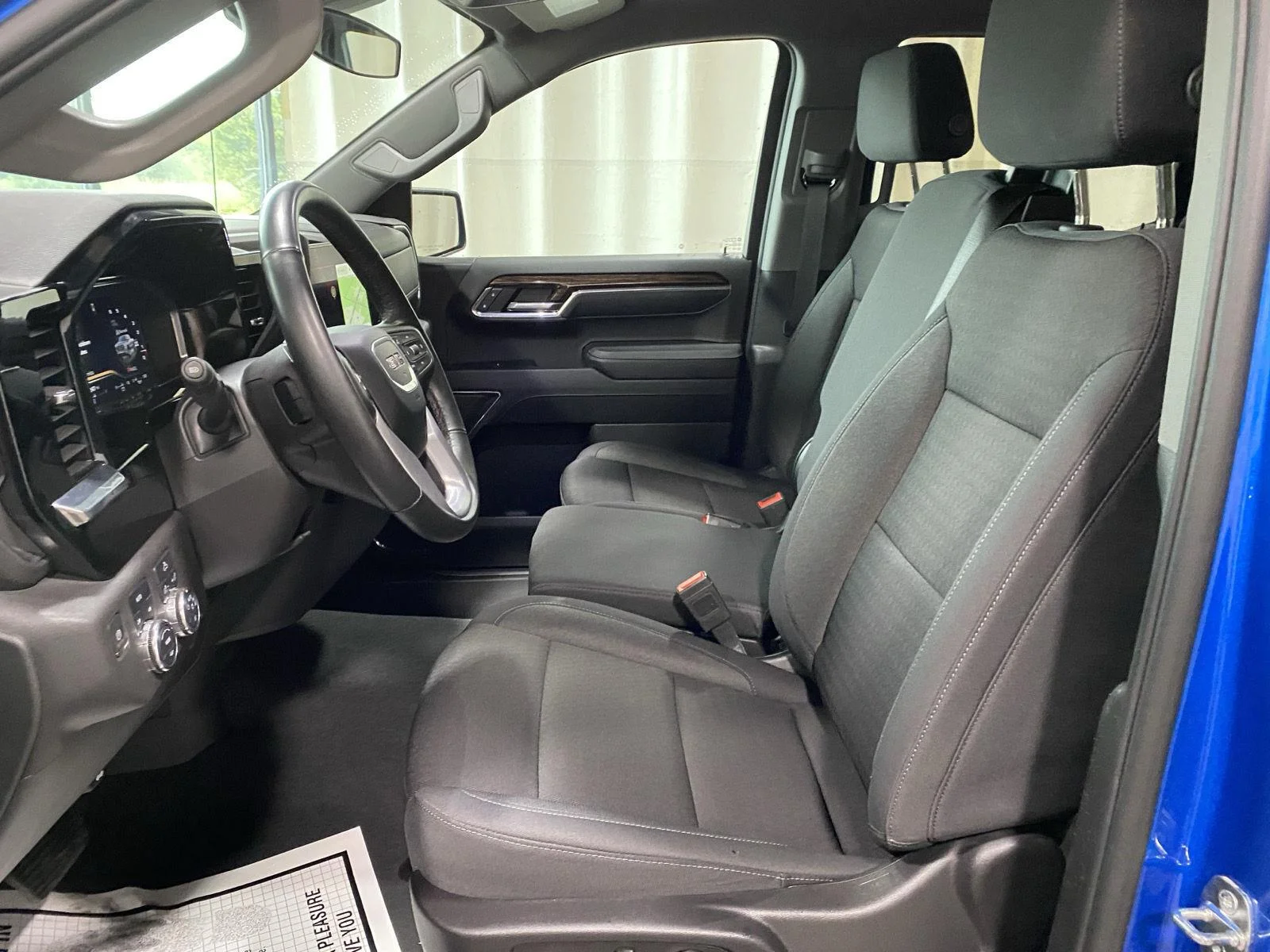 Used 2024 Dynamic Blue Metallic GMC Elevation image 5