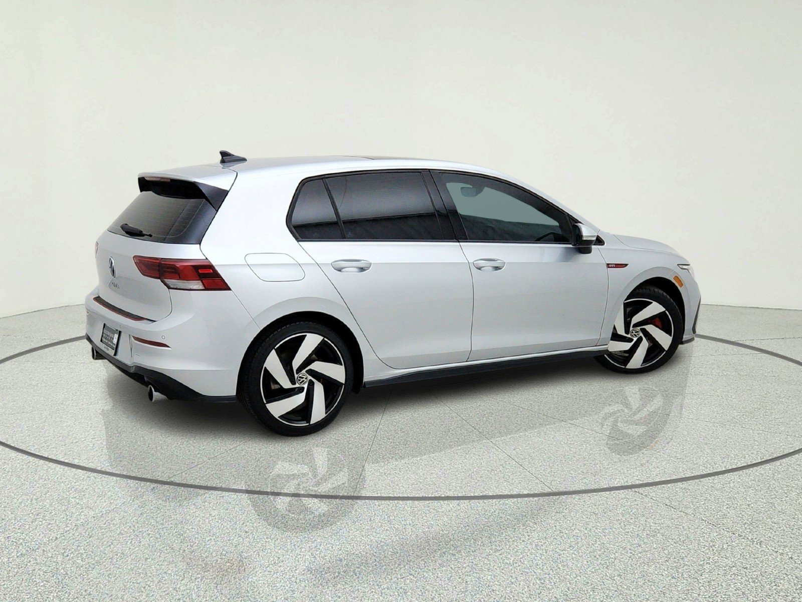 Used 2022 Reflex Silver Metallic Volkswagen SE image 15