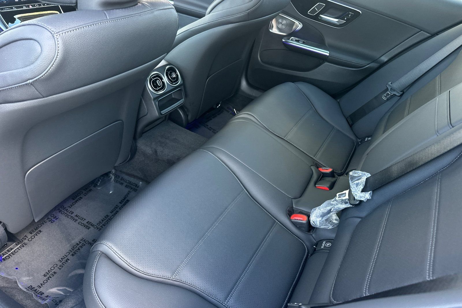 2026 Mercedes-Benz C-Class Sedan C 300 - Photo 11