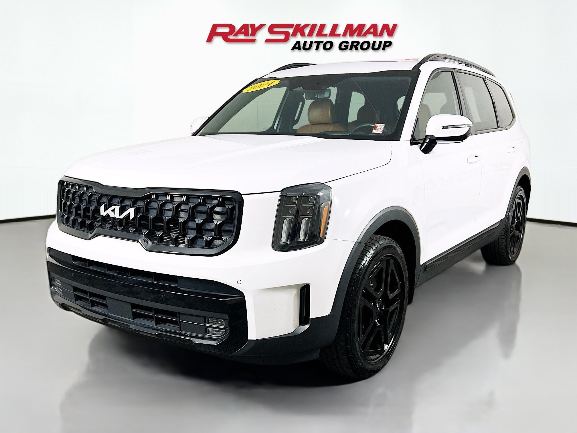 Used 2024 Glacial White Pearl Kia SX PRESTIGE X-LIN image 3
