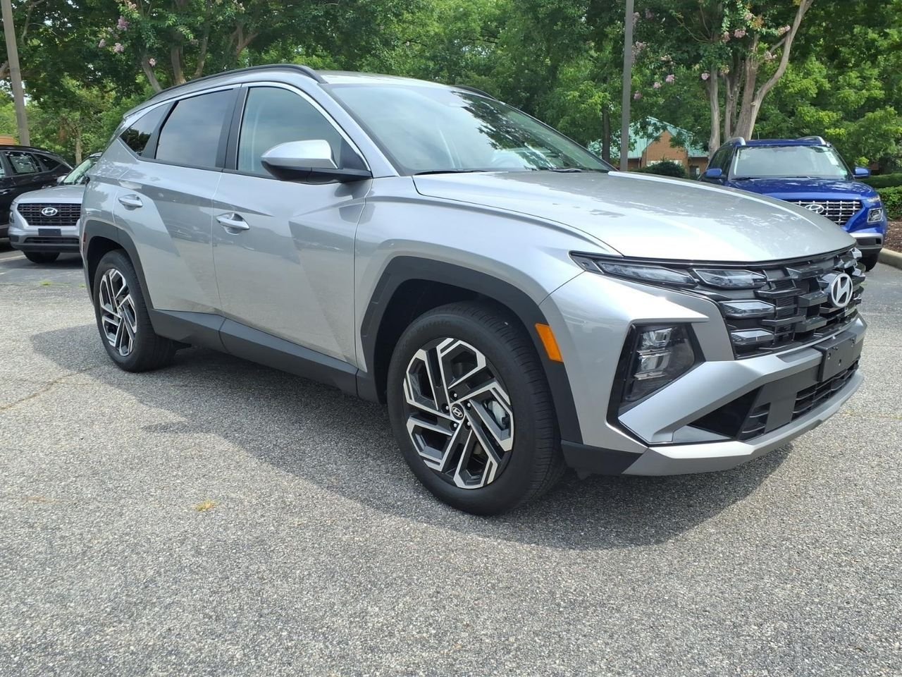 New 2026 Shimmering Silver Hyundai SEL Plus FWD image 4
