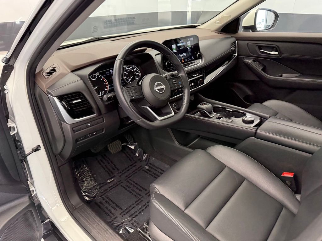 Used 2023 White Nissan SL image 57