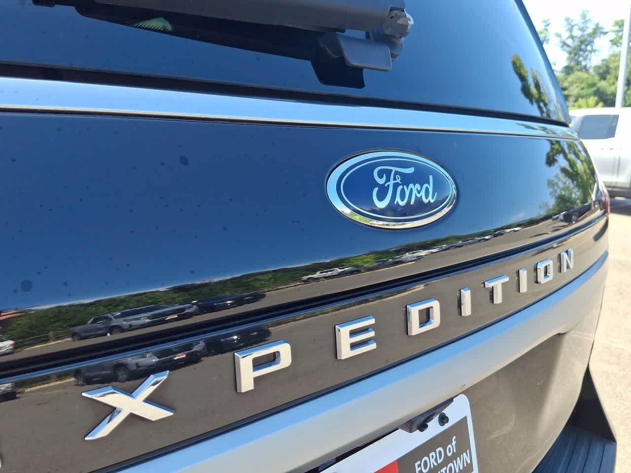 Certified Used 2024 Agate Black Metallic Ford XLT image 29