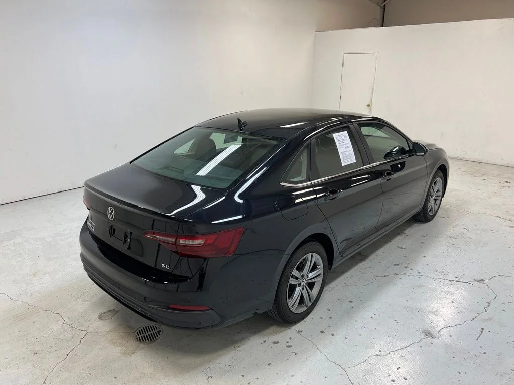 Used 2024 Black Volkswagen 1.5T SE image 3