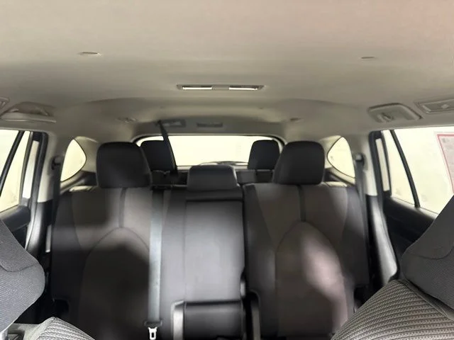 Used 2021 White Toyota LE image 14