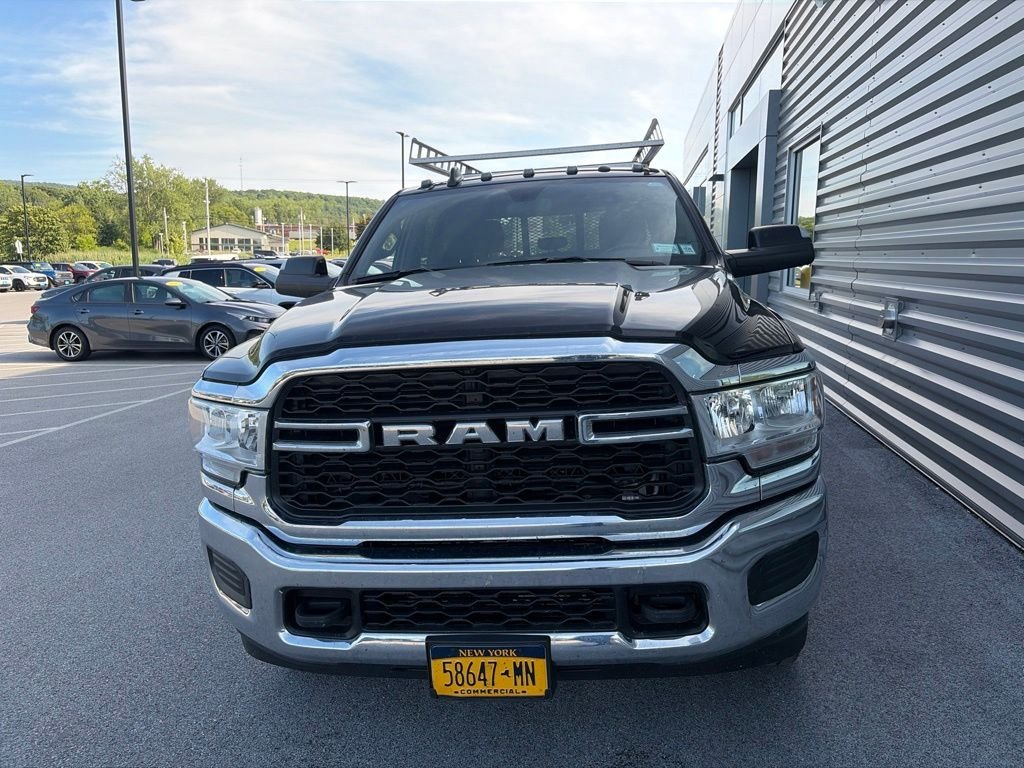Used 2022 Diamond Black Crystal Pearlcoat Ram Tradesman image 9