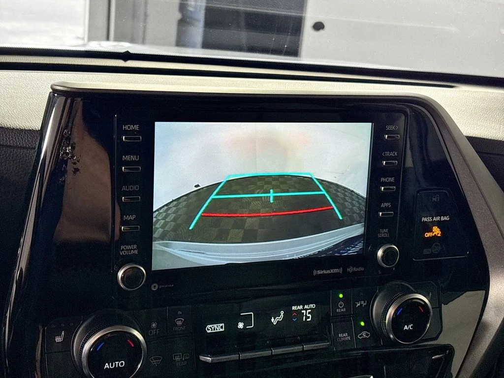 Used 2022 Beige Toyota XLE image 16
