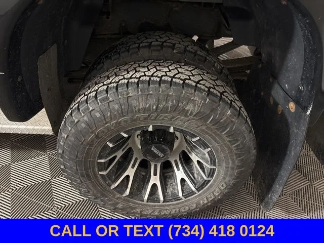 Used 2006 Brilliant Black Crystal Pearl Dodge SLT image 39