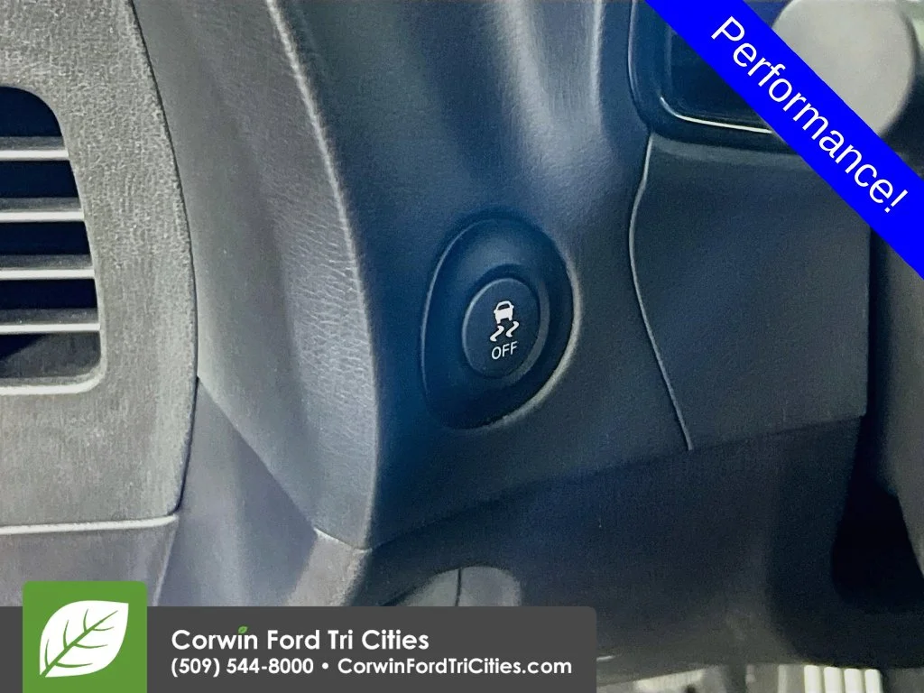 Used 2025 2t Red Blk Roof Nissan Performance image 18