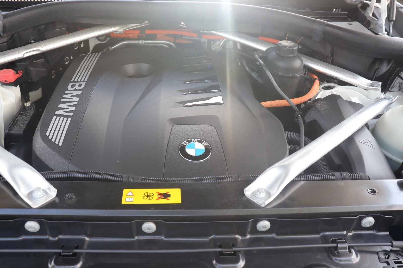Used 2024 Alpine White BMW xDrive50e image 45