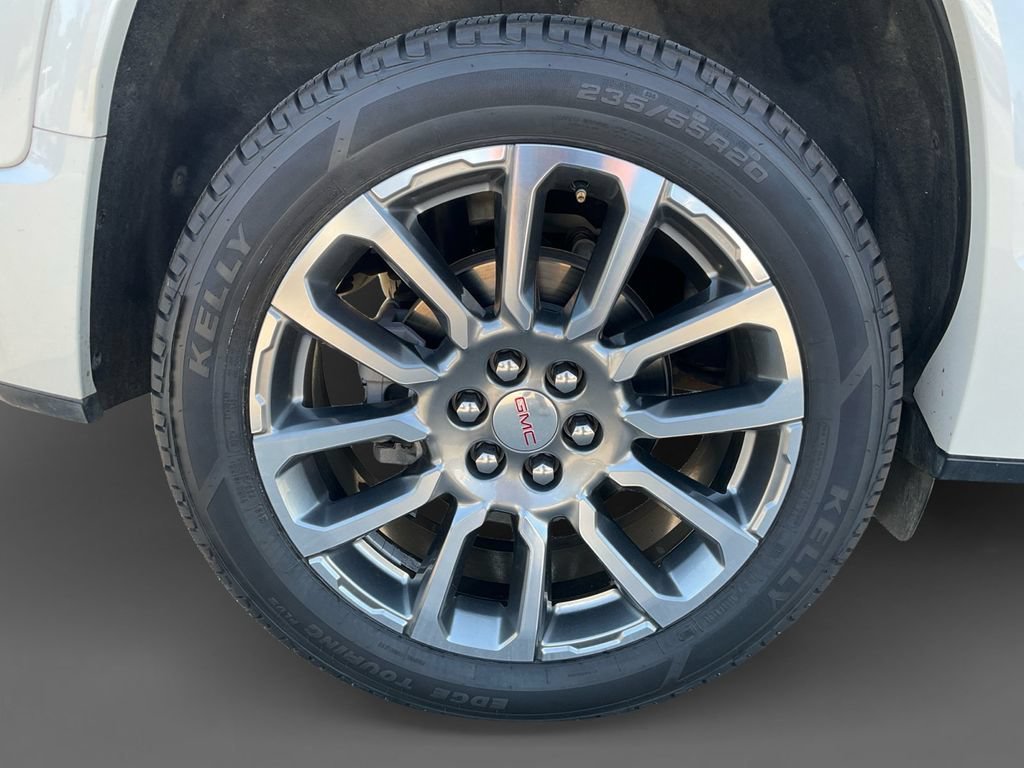Used 2023 White Frost Tricoat GMC Denali image 10
