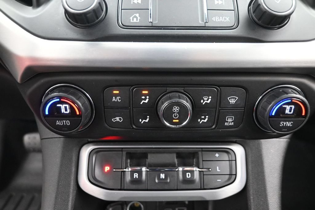 Used 2020 White GMC SLT image 21