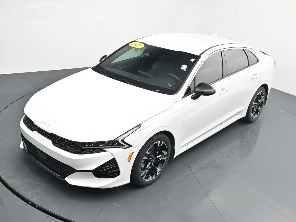 Used 2023 White Kia GT-Line image 26