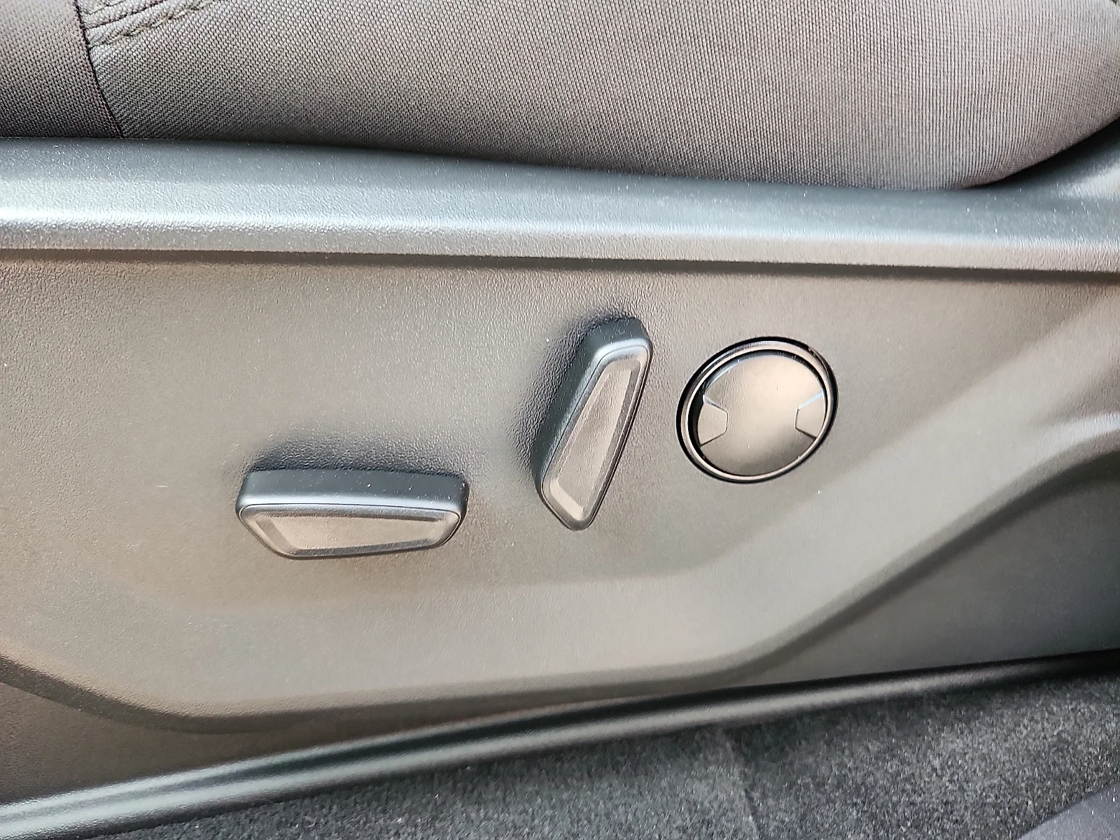 New 2026 Dark Matter Gray Metallic Ford Active image 16
