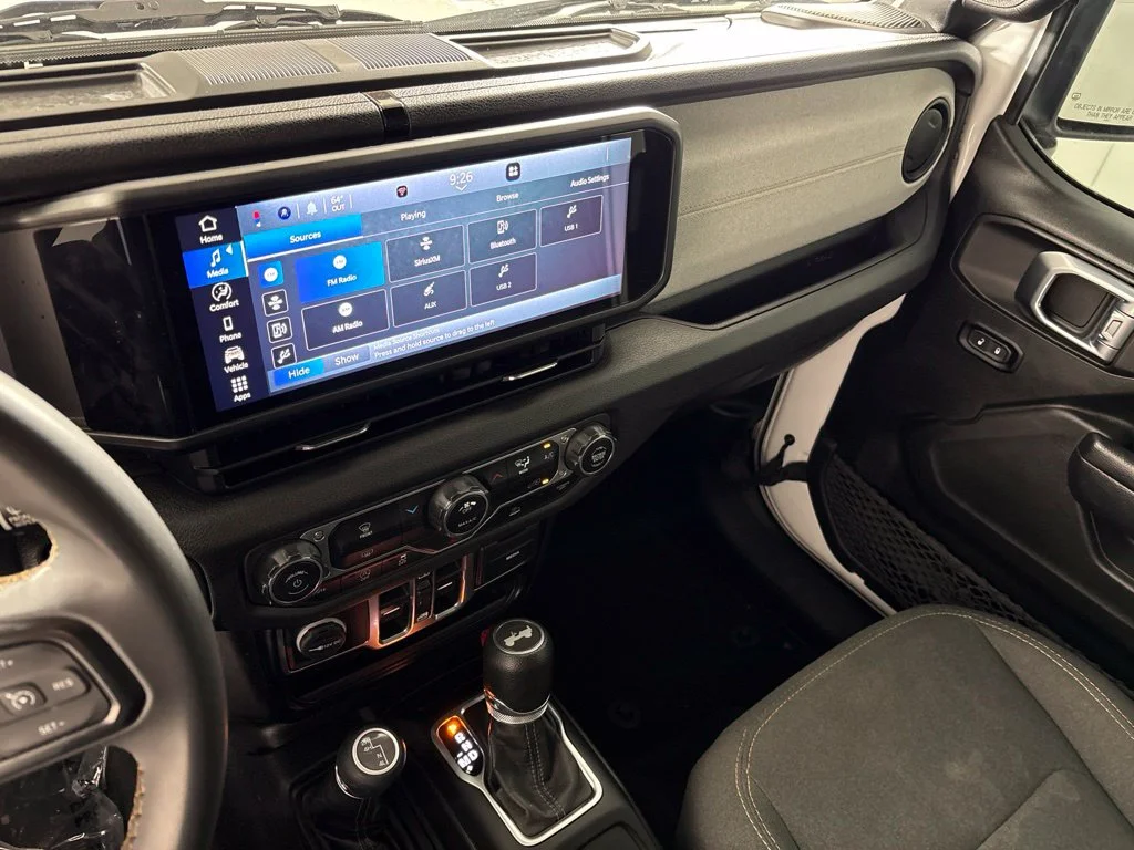 Used 2024 White Jeep Sport S image 33