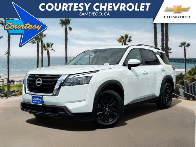 2025 Nissan Pathfinder SV
