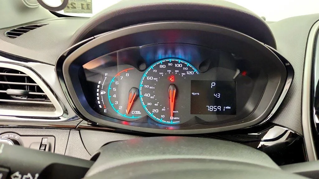 Used 2022 Crimson Chevrolet 4dr Hatchback CVT 1LT image 14