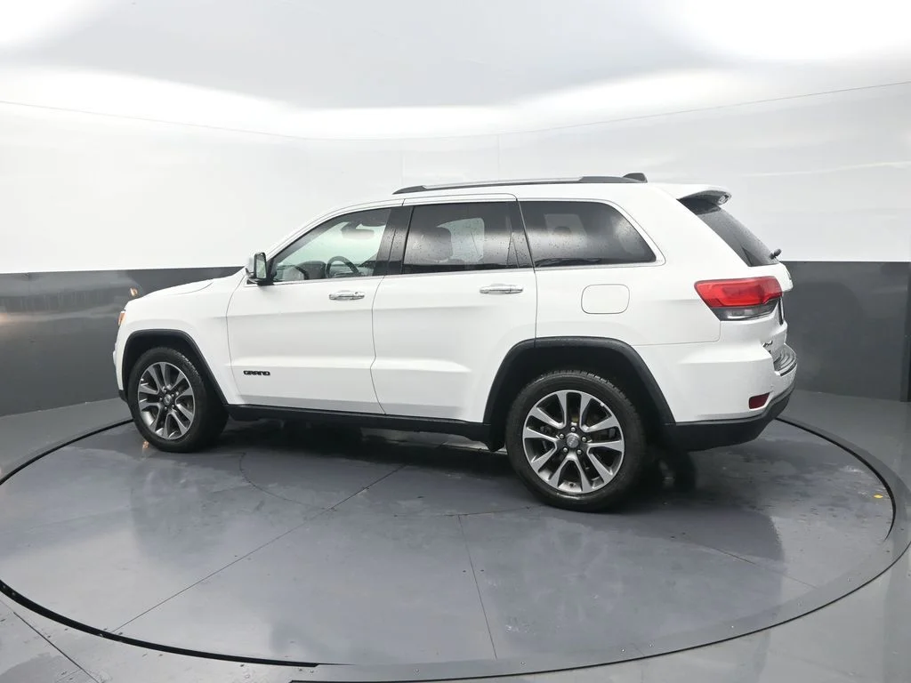 Used 2018 White Jeep Limited image 34