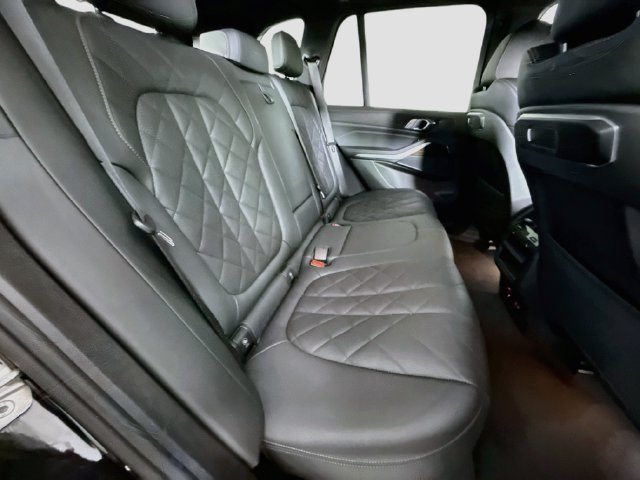 Used 2024 Black Sapphire Metallic BMW sDrive40i image 23
