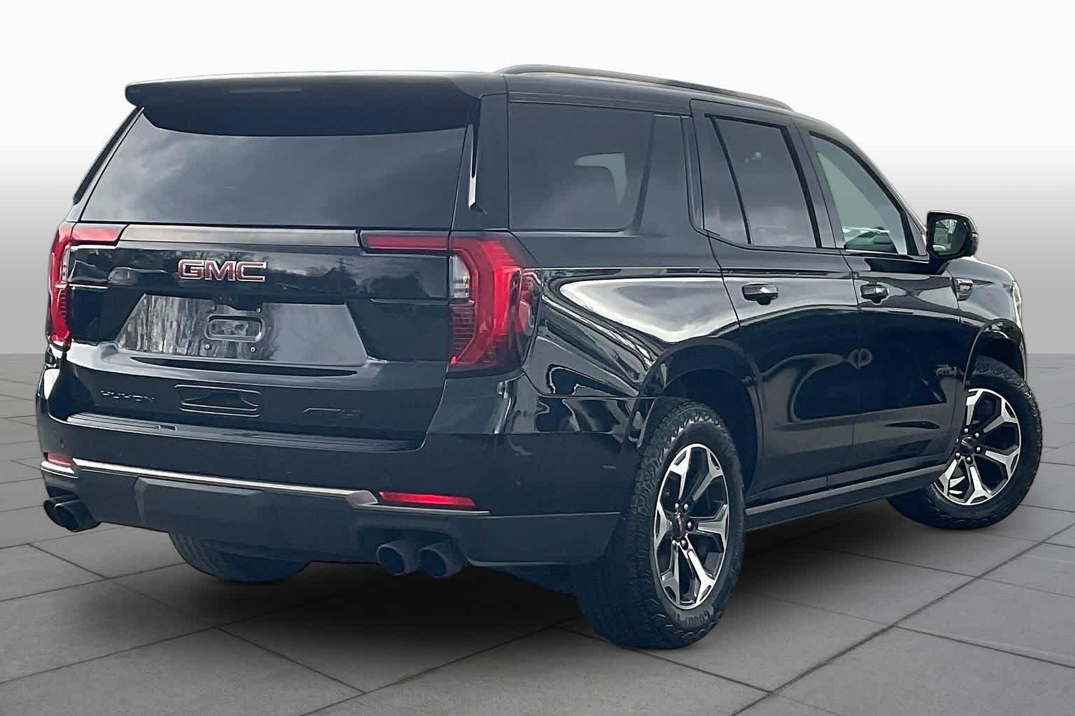 Used 2025 Onyx Black GMC AT4 Ultimate image 12