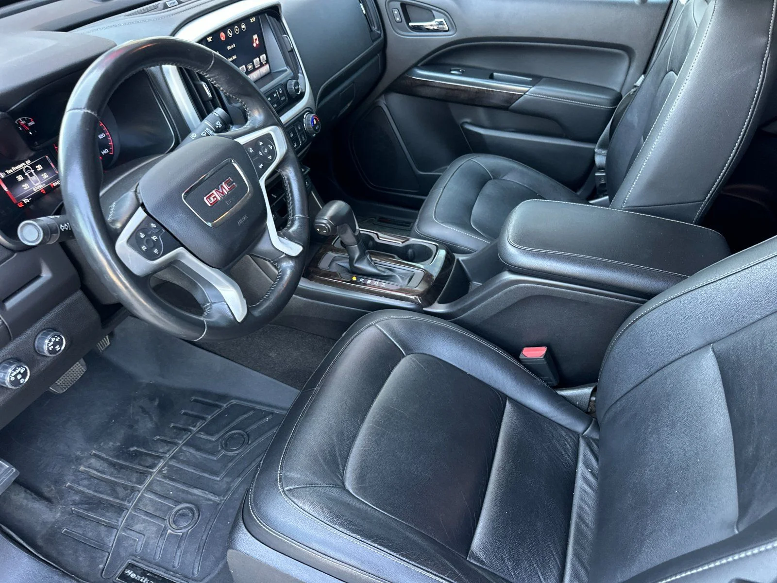 Used 2016 Cyber Gray Metallic GMC SLT image 9