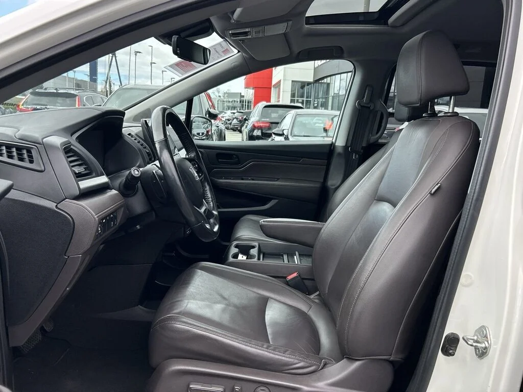 Used 2018 White Diamond Pearl Honda EXL Navi Dilawri Certified   Clean Title   Regular image 19