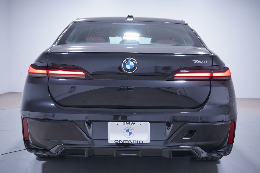 Used 2026 Black Sapphire Metallic BMW 740i image 5