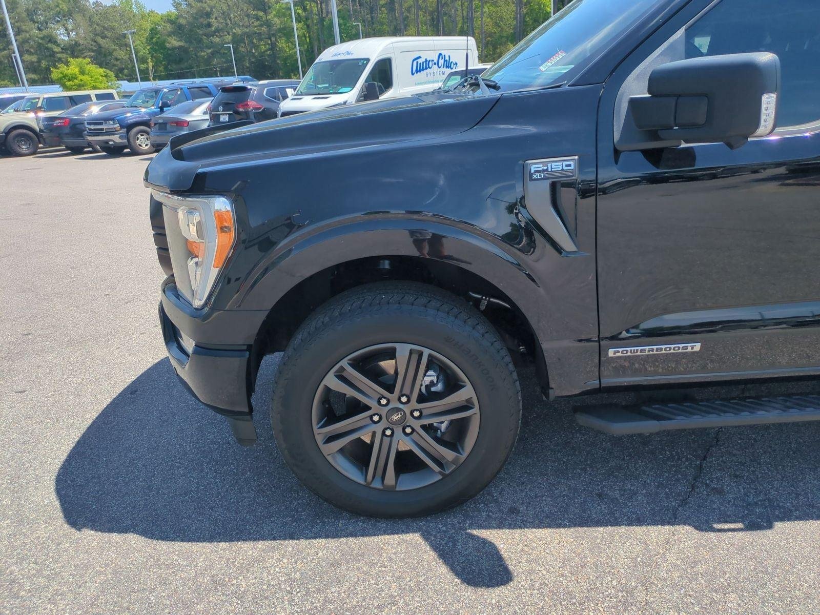 Used 2022 Agate Black Metallic Ford XLT image 10