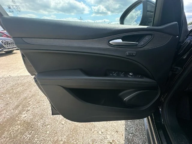Used 2023 Black Metallic Alfa Romeo Ti image 26