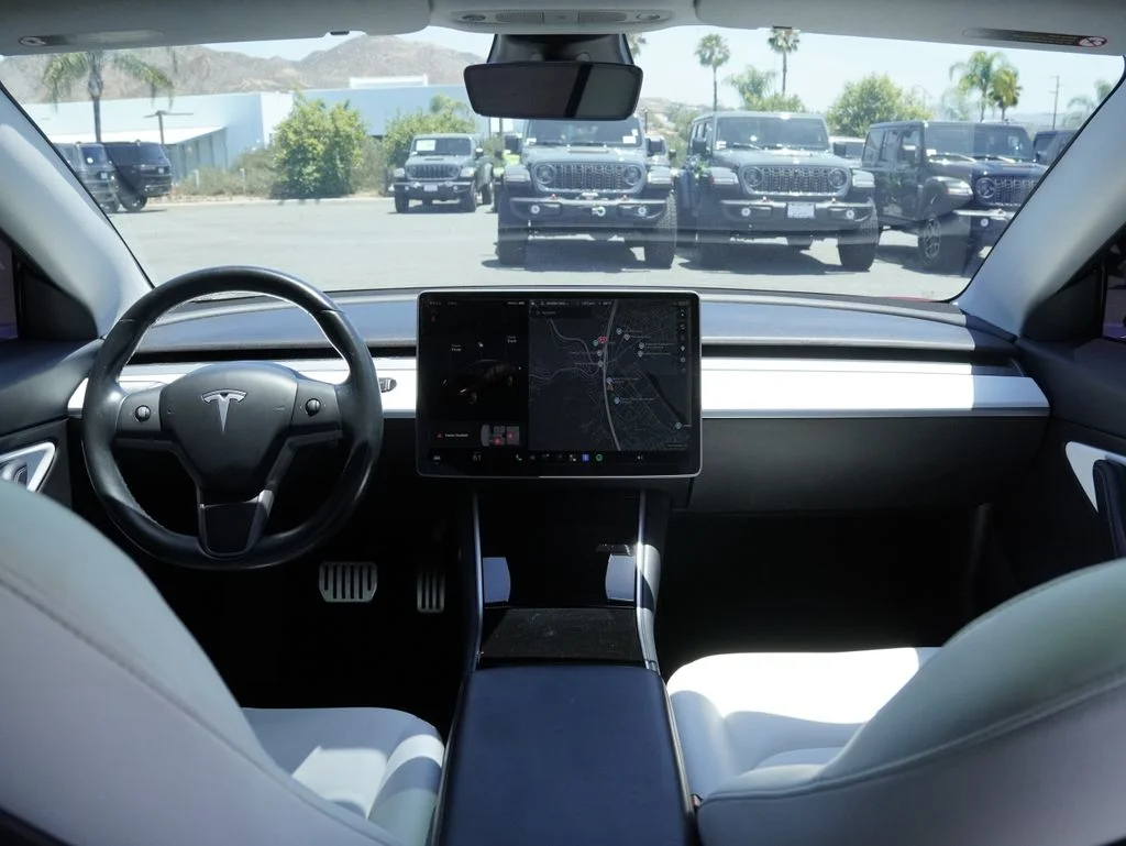 Used 2018 Red Tesla Long Range image 22