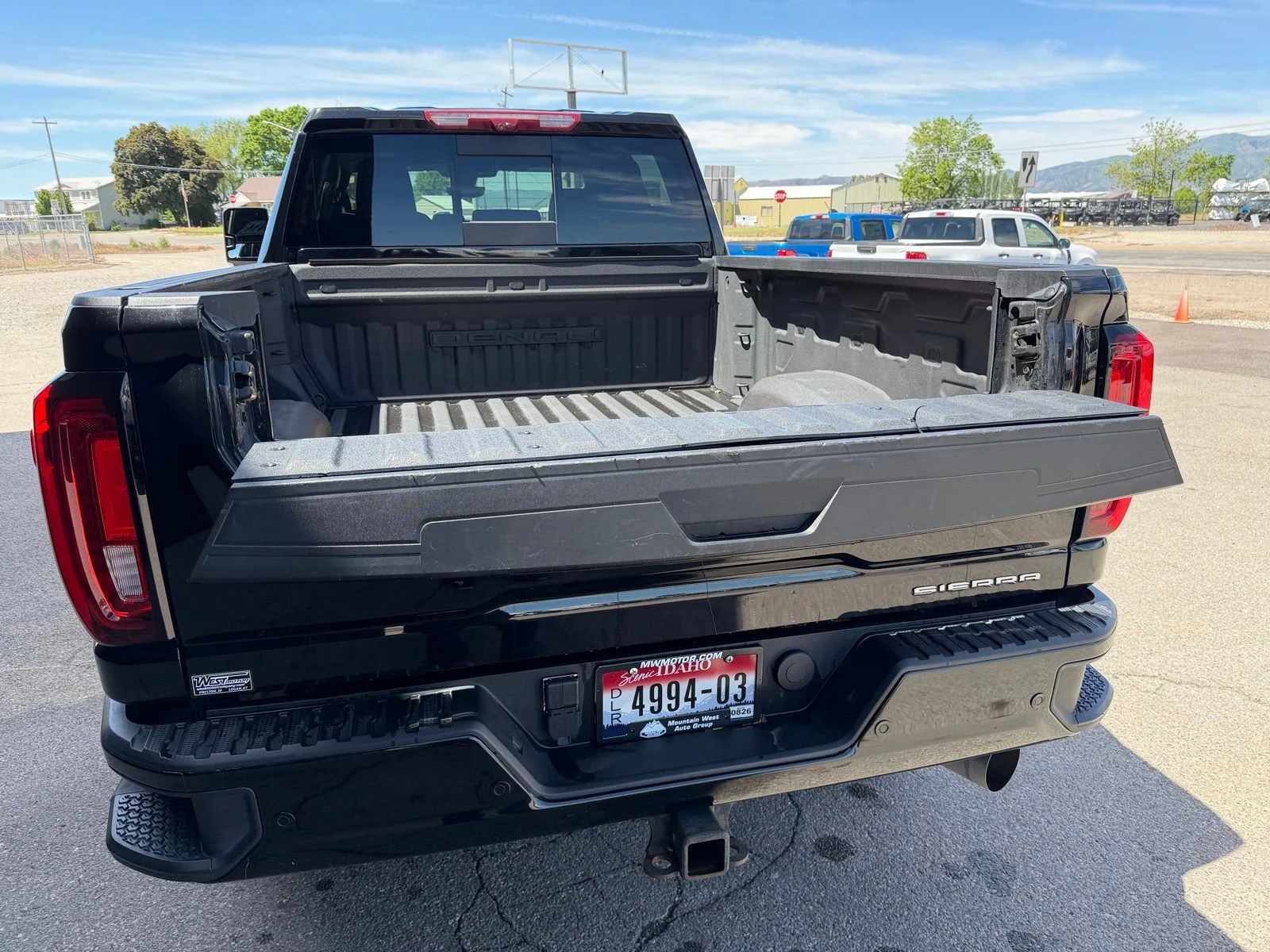 Used 2023 Black GMC Denali image 30
