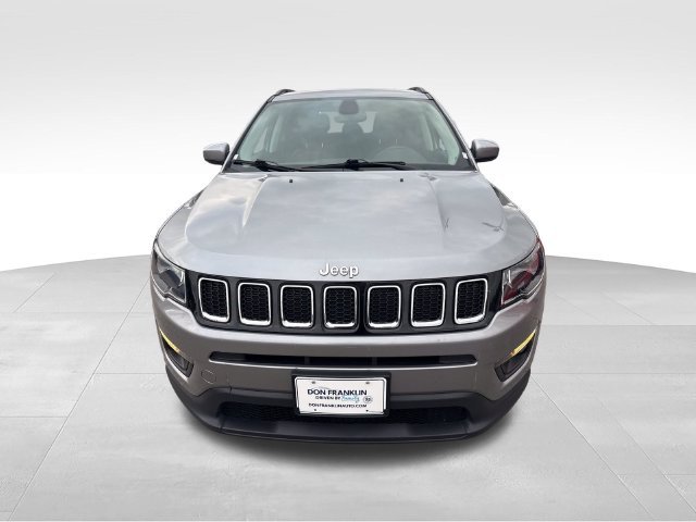 Used 2020 Silver Jeep Latitude image 8