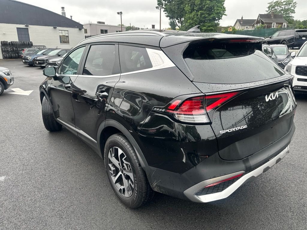 Used 2024 Black Kia EX image 4