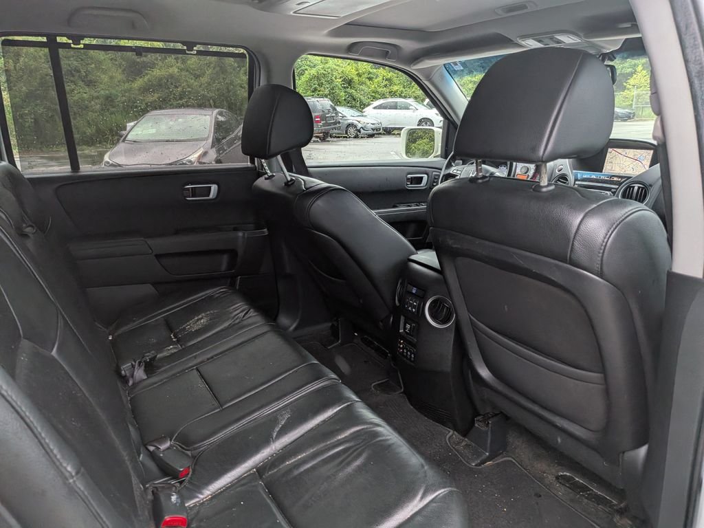 Used 2012 White Honda Touring image 24
