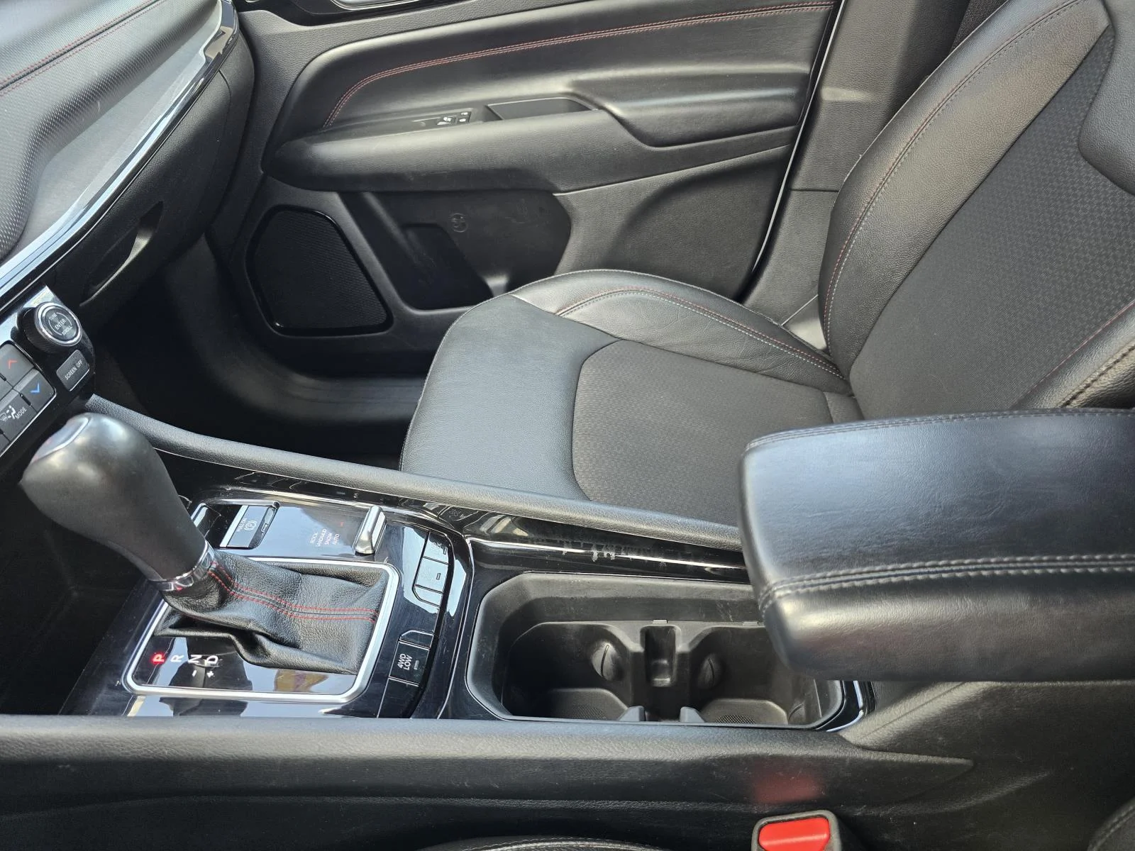 Used 2024 Bright White Clearcoat Jeep Trailhawk image 16