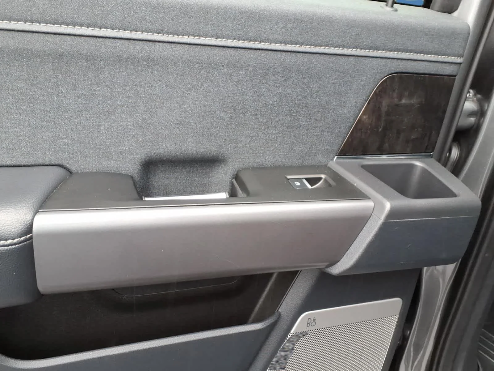 Used 2024 Carbonized Gray Ford LARIAT image 28