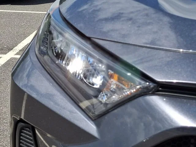 Used 2019 Gray Toyota LE image 10