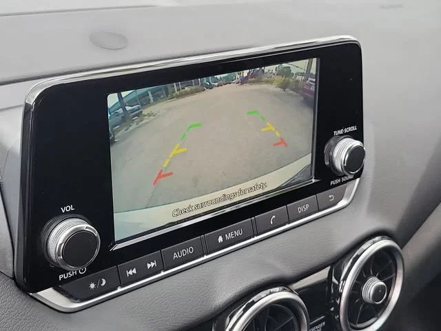 Used 2023  Nissan S image 30