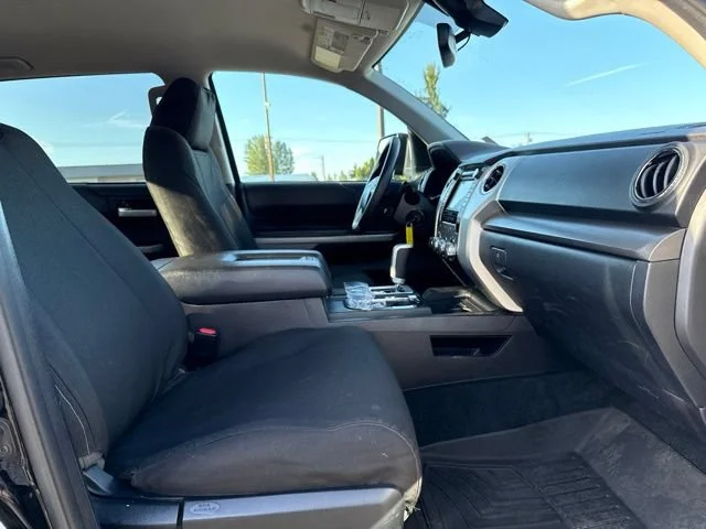 Used 2018 Midnight Black Metallic Toyota SR5 image 11